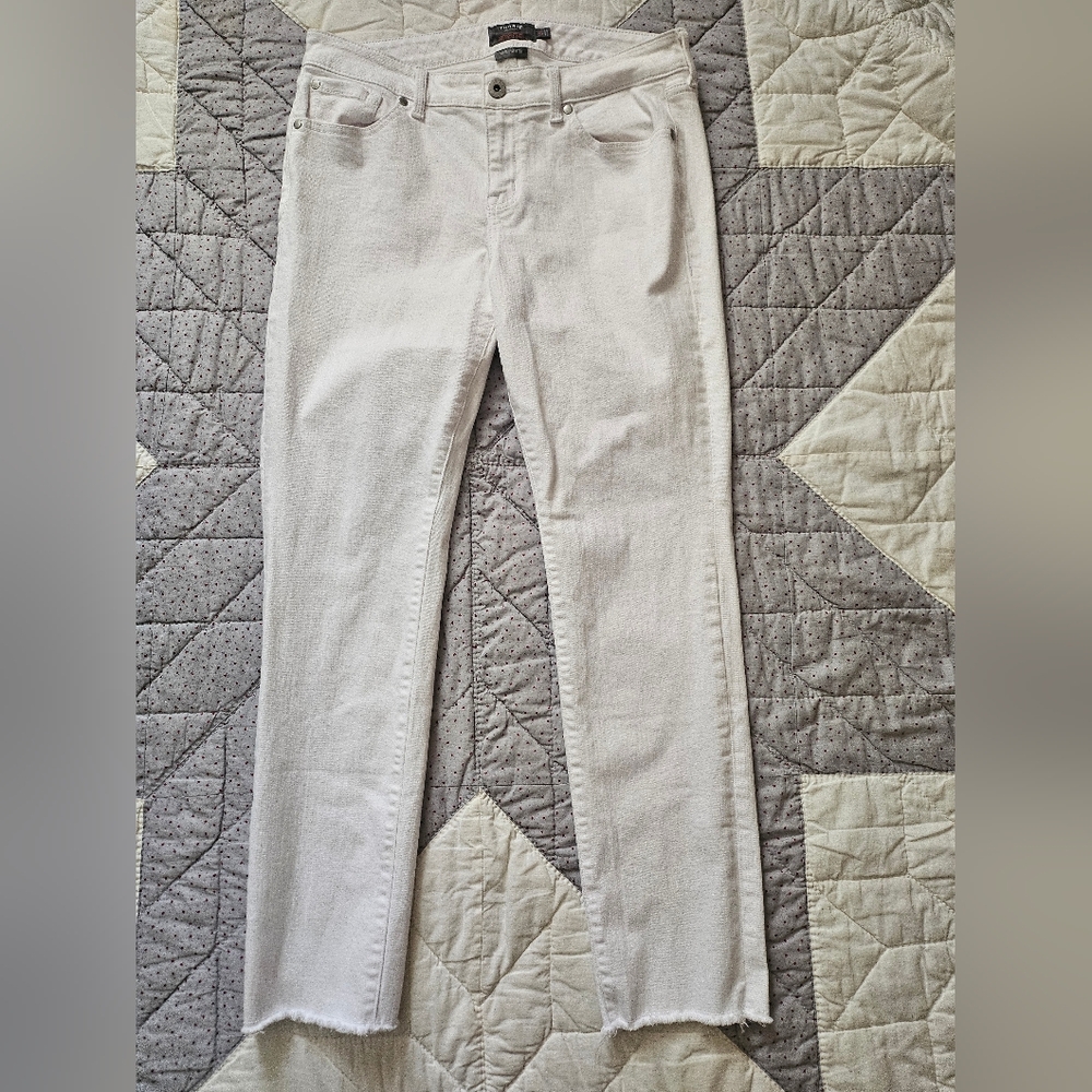 Torrid Boyfriend Straight Jeans in White- Frayed cuff- Size 12